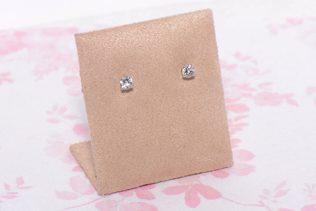 18ct White Gold and Diamond stud earrings