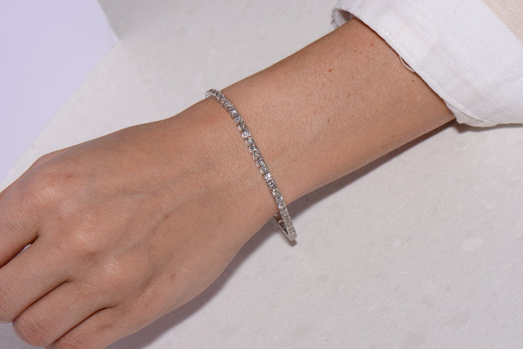 18ct White Gold and Diamond Line Bracelet