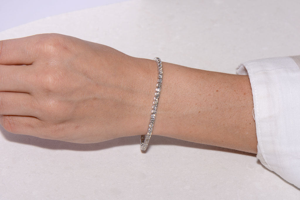 18ct White Gold and Diamond Line Bracelet