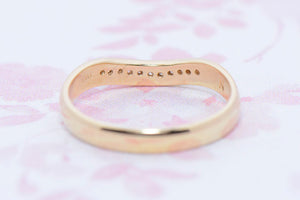 18ct Yellow Gold and Diamond shaped band