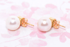 Beautiful Pearl and Diamond drop earrings