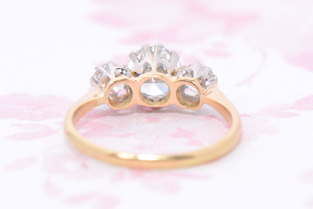 Round Brilliant Cut Diamond Trilogy Ring