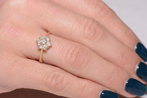 Pretty 0.63 Carat Diamond daisy cluster ring