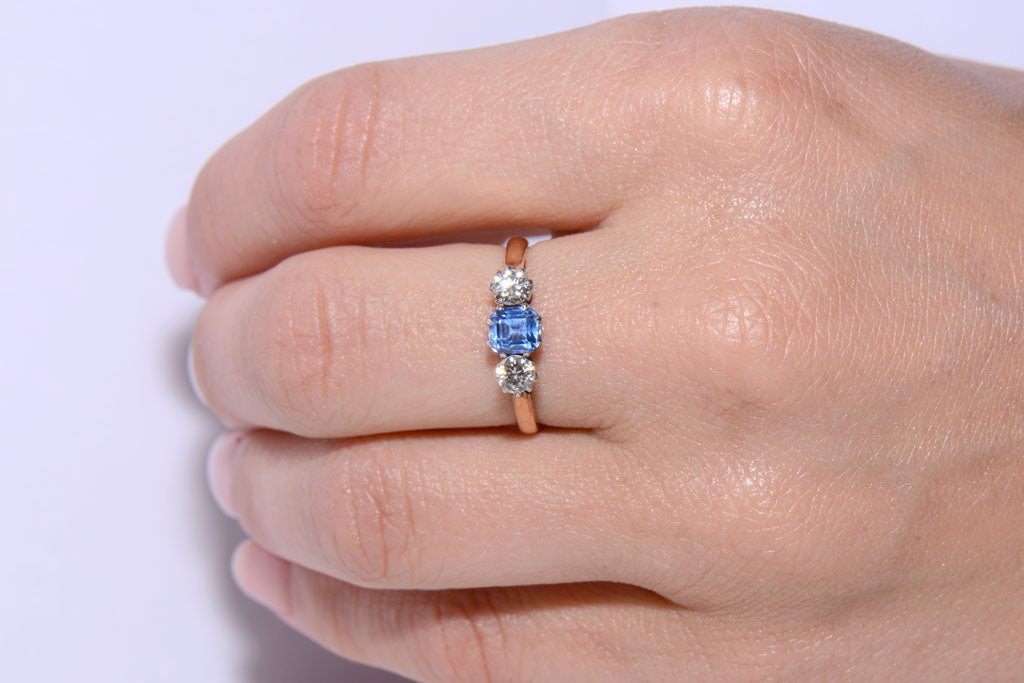 Antique cornflower blue sapphire on sale ring