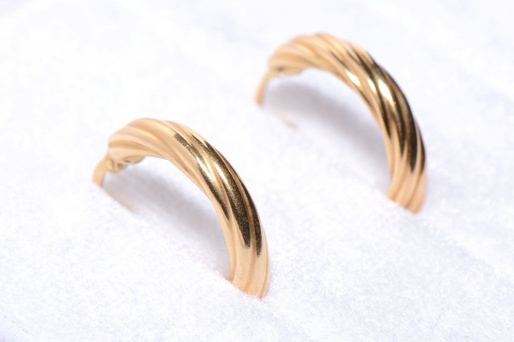 18ct Yellow Gold hoop earrings